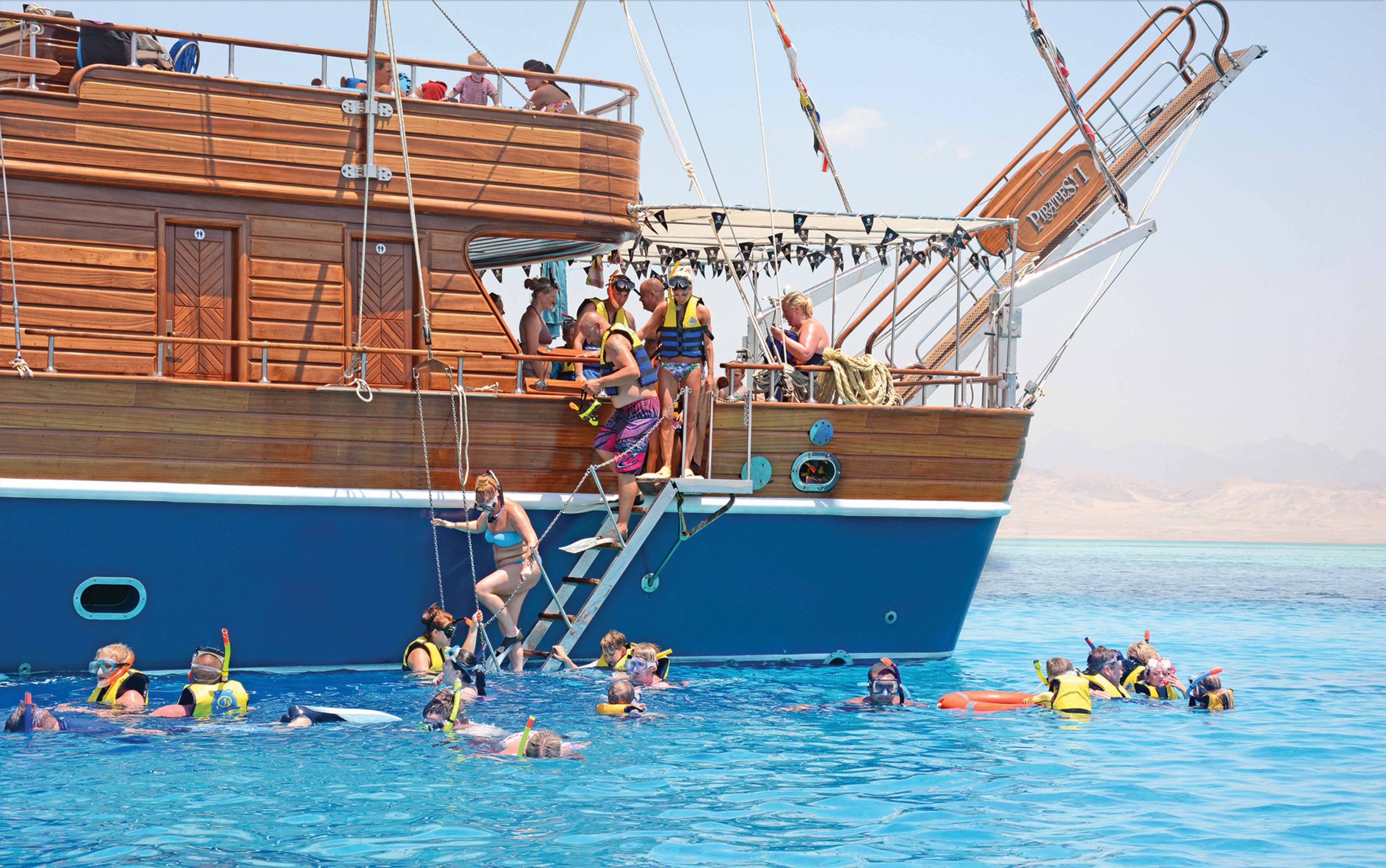 Pirates Sailing Boat – Ras Mohamed & White Island Cruise