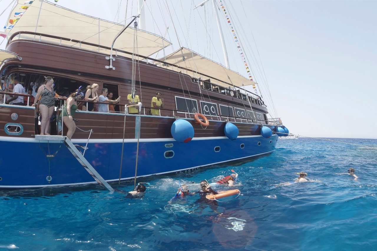 Pirates Sailing Boat – Ras Mohamed & White Island Cruise