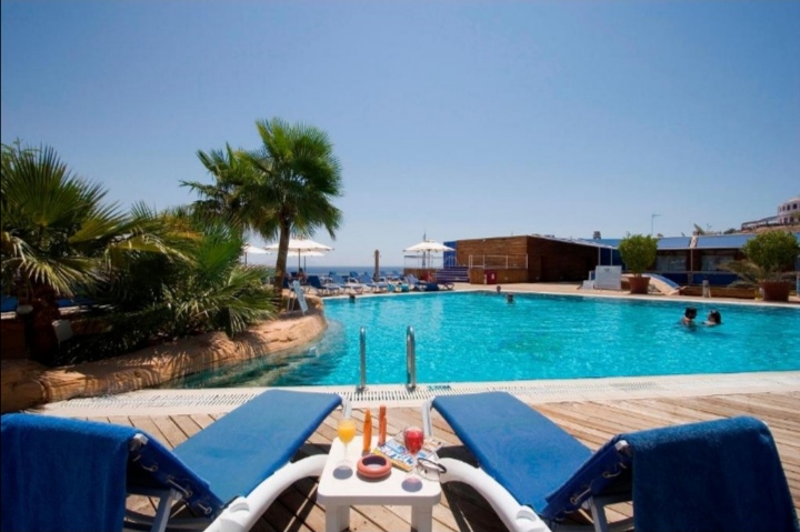 Falcon Hotel